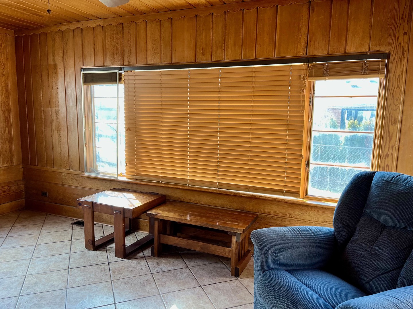 6826 N Kostner Avenue