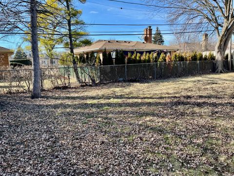 Tiny photo for 6826 N Kostner Avenue, Lincolnwood, IL 60712 (MLS # 12538443)