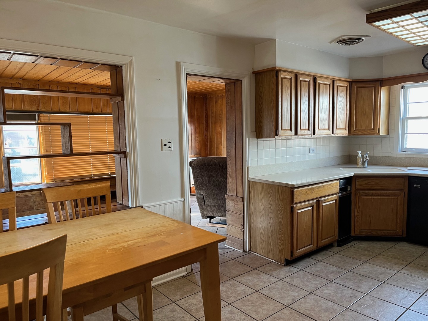 6826 N Kostner Avenue