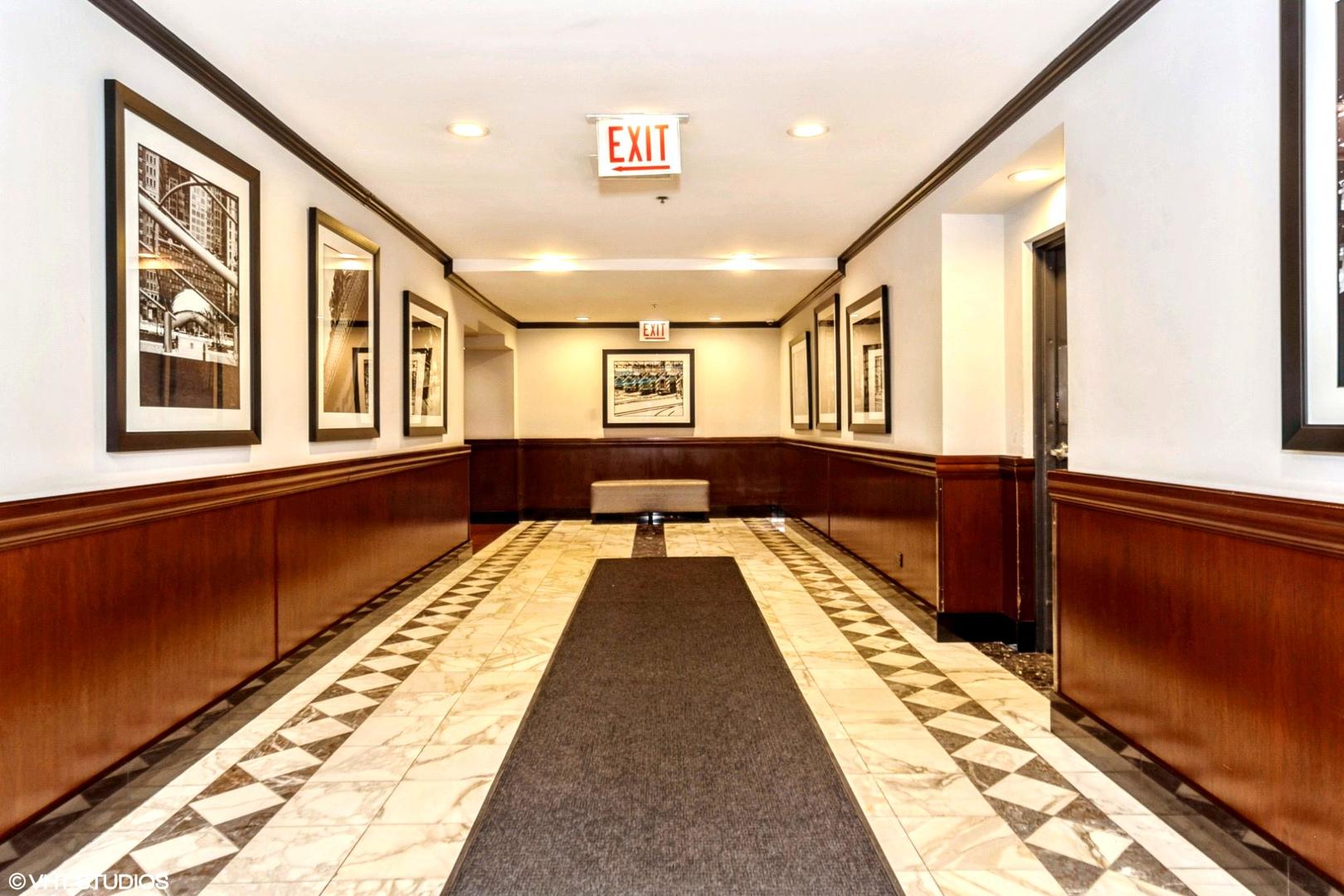 40 E 9th Street 1005
