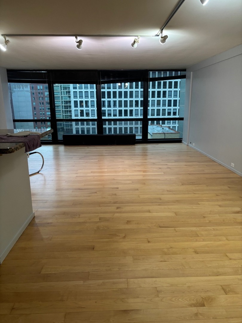 900 N LAKE SHORE Drive 1606