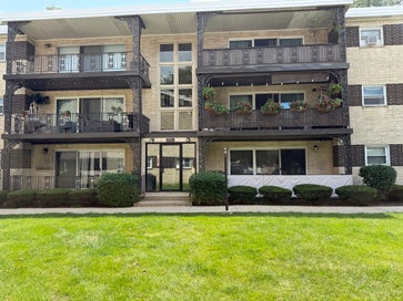 301 E. Plainfield Avenue 2 La Grange IL 60525
