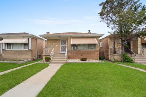 Photo of 7307 S Damen Avenue, Chicago, IL 60636 (MLS # 12669306)