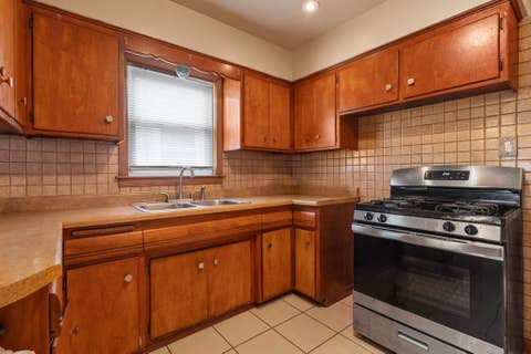 Tiny photo for 7307 S Damen Avenue, Chicago, IL 60636 (MLS # 12669306)