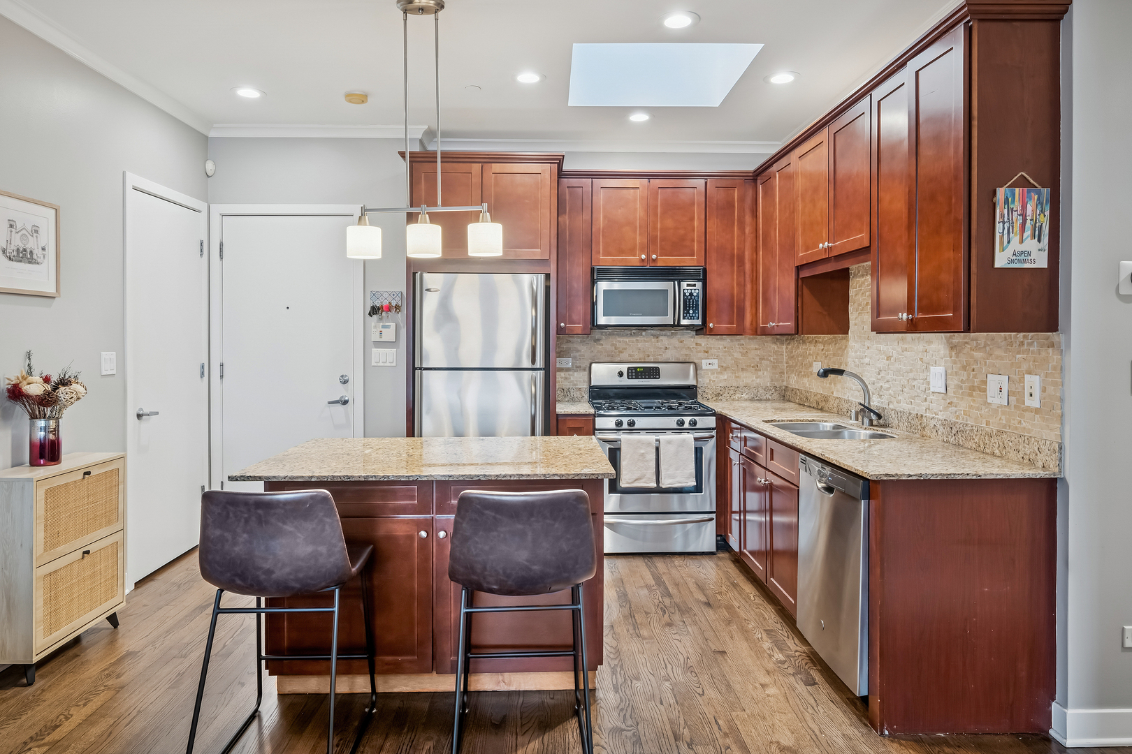 2700 N Halsted Street PH8