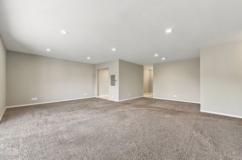Tiny photo for 2600 Windsor Mall MALL #3E, Park Ridge, IL 60068 (MLS # 12771450)