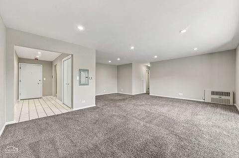 Tiny photo for 2600 Windsor Mall MALL #3E, Park Ridge, IL 60068 (MLS # 12771450)
