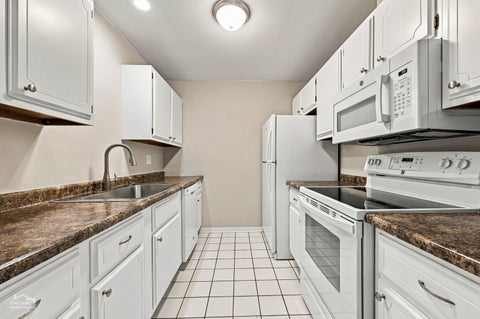 Tiny photo for 2600 Windsor Mall MALL #3E, Park Ridge, IL 60068 (MLS # 12771450)