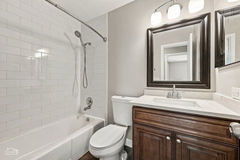 Tiny photo for 2600 Windsor Mall MALL #3E, Park Ridge, IL 60068 (MLS # 12771450)