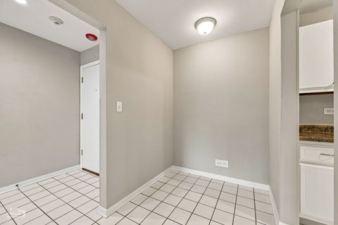 Tiny photo for 2600 Windsor Mall MALL #3E, Park Ridge, IL 60068 (MLS # 12771450)