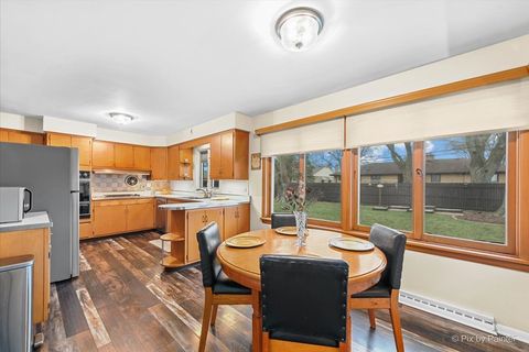 Tiny photo for 431 N MELROSE Avenue, Elgin, IL 60123 (MLS # 12526072)