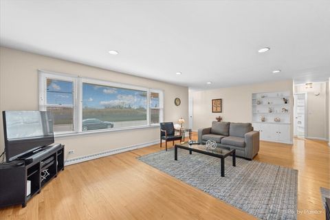 Tiny photo for 431 N MELROSE Avenue, Elgin, IL 60123 (MLS # 12526072)