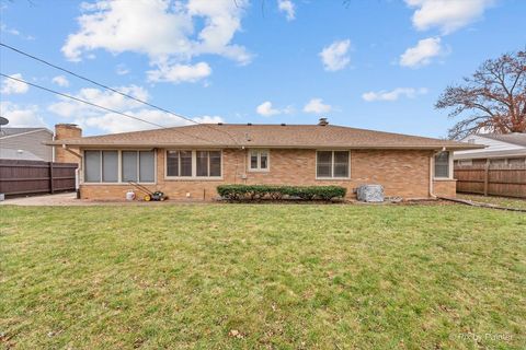 Tiny photo for 431 N MELROSE Avenue, Elgin, IL 60123 (MLS # 12526072)