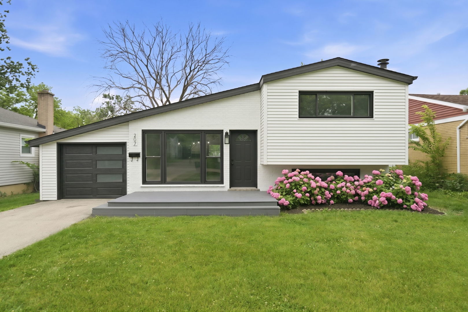 207 W Ethel Avenue