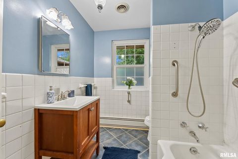 Tiny photo for 1025 CRESCENT Drive, Clinton, IA 52732 (MLS # QC4268652)