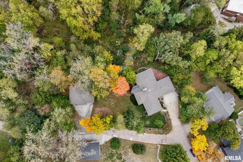 Tiny photo for 1025 CRESCENT Drive, Clinton, IA 52732 (MLS # QC4268652)