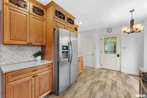 Tiny photo for 1025 CRESCENT Drive, Clinton, IA 52732 (MLS # QC4268652)