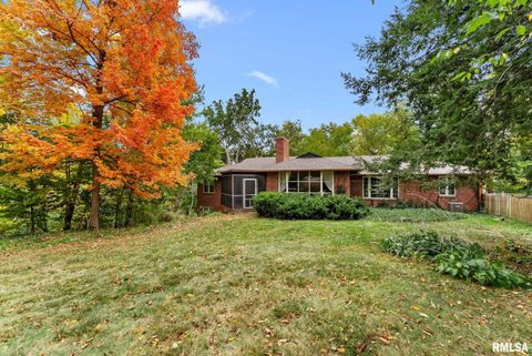 Tiny photo for 1025 CRESCENT Drive, Clinton, IA 52732 (MLS # QC4268652)