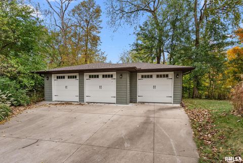 Tiny photo for 1025 CRESCENT Drive, Clinton, IA 52732 (MLS # QC4268652)