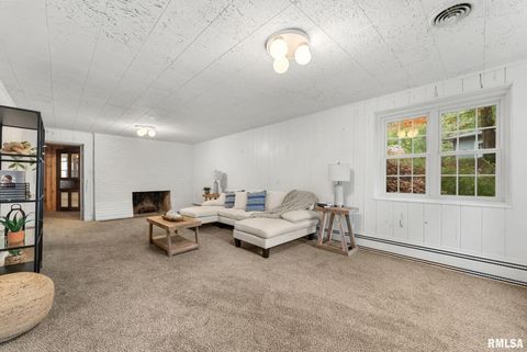 Tiny photo for 1025 CRESCENT Drive, Clinton, IA 52732 (MLS # QC4268652)