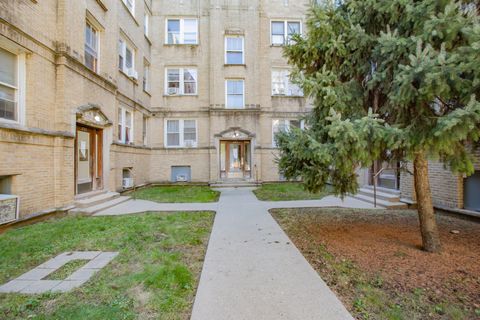 Photo of 1703 W Wallen Avenue #1C, Chicago, IL 60626 (MLS # 12511666)