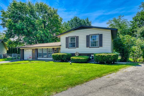 Tiny photo for 7820 Pebblebrook Circle, Hanover Park, IL 60133 (MLS # 12706113)