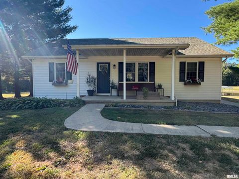 Photo of 11675 E Radio Tower Road, Mt Vernon, IL 62864 (MLS # EB459822)