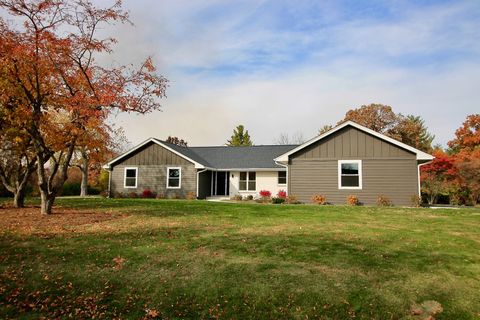 42W668 Steeplechase Drive St. Charles IL 60175