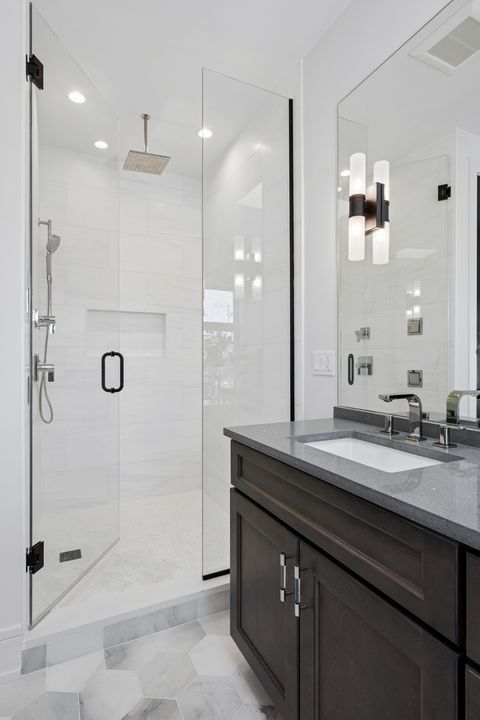 Tiny photo for 2214 W Oakdale Avenue, Chicago, IL 60618 (MLS # 12635891)
