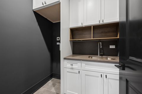 Tiny photo for 2214 W Oakdale Avenue, Chicago, IL 60618 (MLS # 12635891)