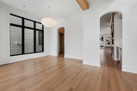 Tiny photo for 2214 W Oakdale Avenue, Chicago, IL 60618 (MLS # 12635891)