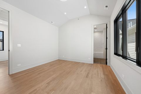 Tiny photo for 2214 W Oakdale Avenue, Chicago, IL 60618 (MLS # 12635891)