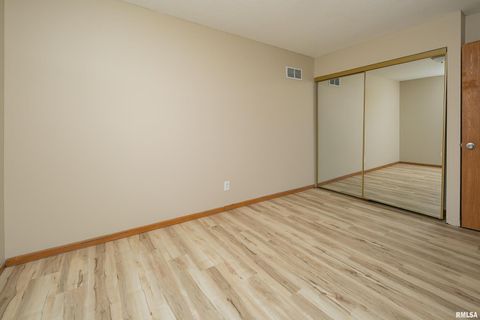 Tiny photo for 2025 EMERALD Drive, Davenport, IA 52804 (MLS # QC4268589)