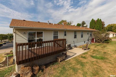 Tiny photo for 2025 EMERALD Drive, Davenport, IA 52804 (MLS # QC4268589)