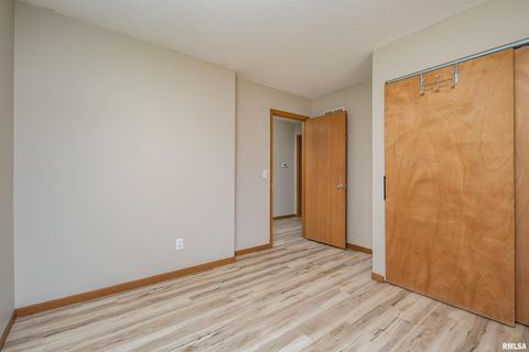 Tiny photo for 2025 EMERALD Drive, Davenport, IA 52804 (MLS # QC4268589)