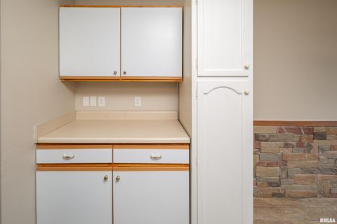 Tiny photo for 2025 EMERALD Drive, Davenport, IA 52804 (MLS # QC4268589)