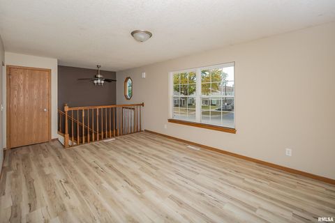 Tiny photo for 2025 EMERALD Drive, Davenport, IA 52804 (MLS # QC4268589)