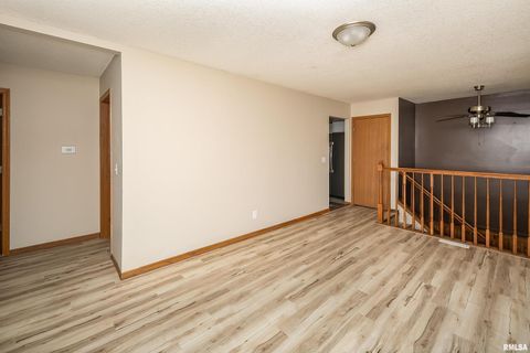 Tiny photo for 2025 EMERALD Drive, Davenport, IA 52804 (MLS # QC4268589)