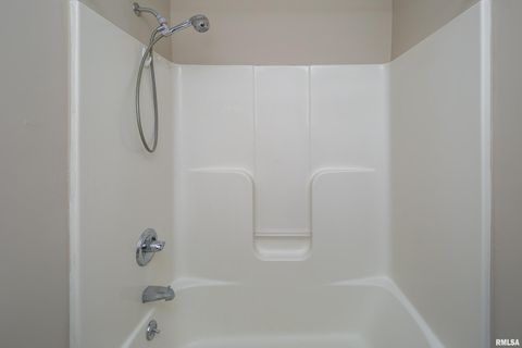 Tiny photo for 2025 EMERALD Drive, Davenport, IA 52804 (MLS # QC4268589)