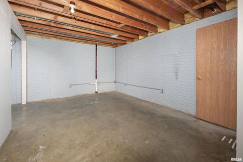 Tiny photo for 2025 EMERALD Drive, Davenport, IA 52804 (MLS # QC4268589)