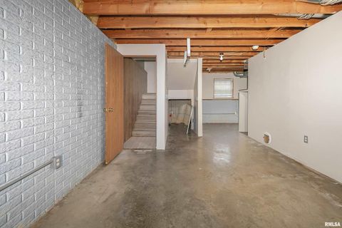 Tiny photo for 2025 EMERALD Drive, Davenport, IA 52804 (MLS # QC4268589)