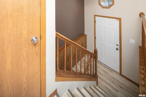 Tiny photo for 2025 EMERALD Drive, Davenport, IA 52804 (MLS # QC4268589)