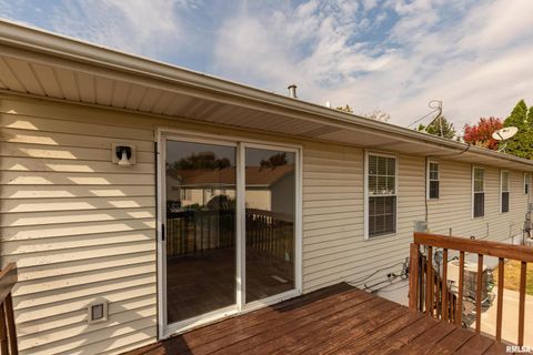 Tiny photo for 2025 EMERALD Drive, Davenport, IA 52804 (MLS # QC4268589)