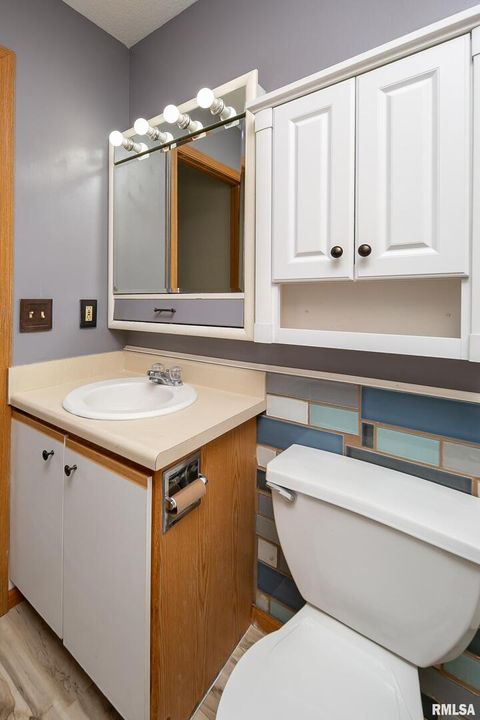 Tiny photo for 2025 EMERALD Drive, Davenport, IA 52804 (MLS # QC4268589)