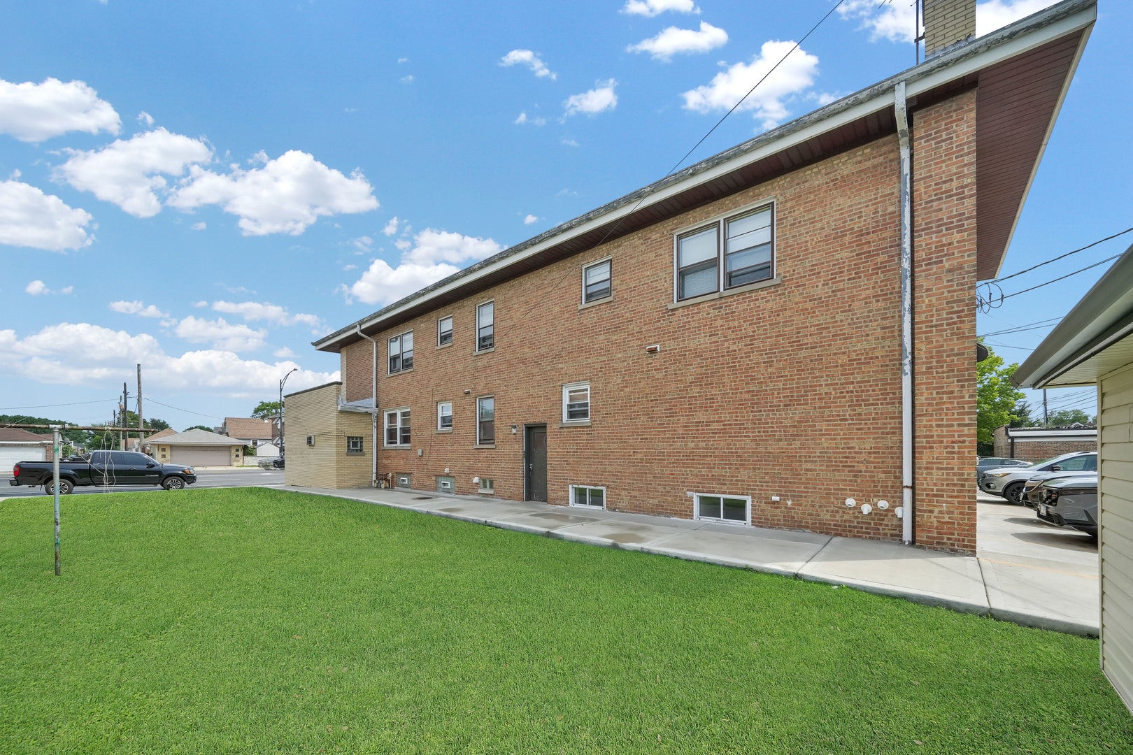 5550 S PULASKI Road