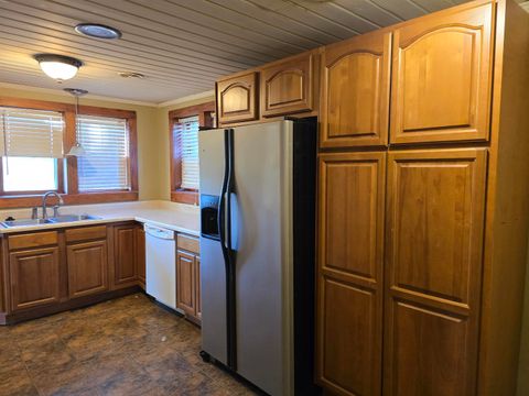 Tiny photo for 550 Old Broughton Road, Eldorado, IL 62930 (MLS # 100000048)