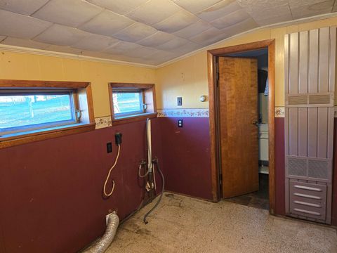 Tiny photo for 550 Old Broughton Road, Eldorado, IL 62930 (MLS # 100000048)