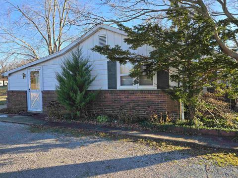 Tiny photo for 550 Old Broughton Road, Eldorado, IL 62930 (MLS # 100000048)
