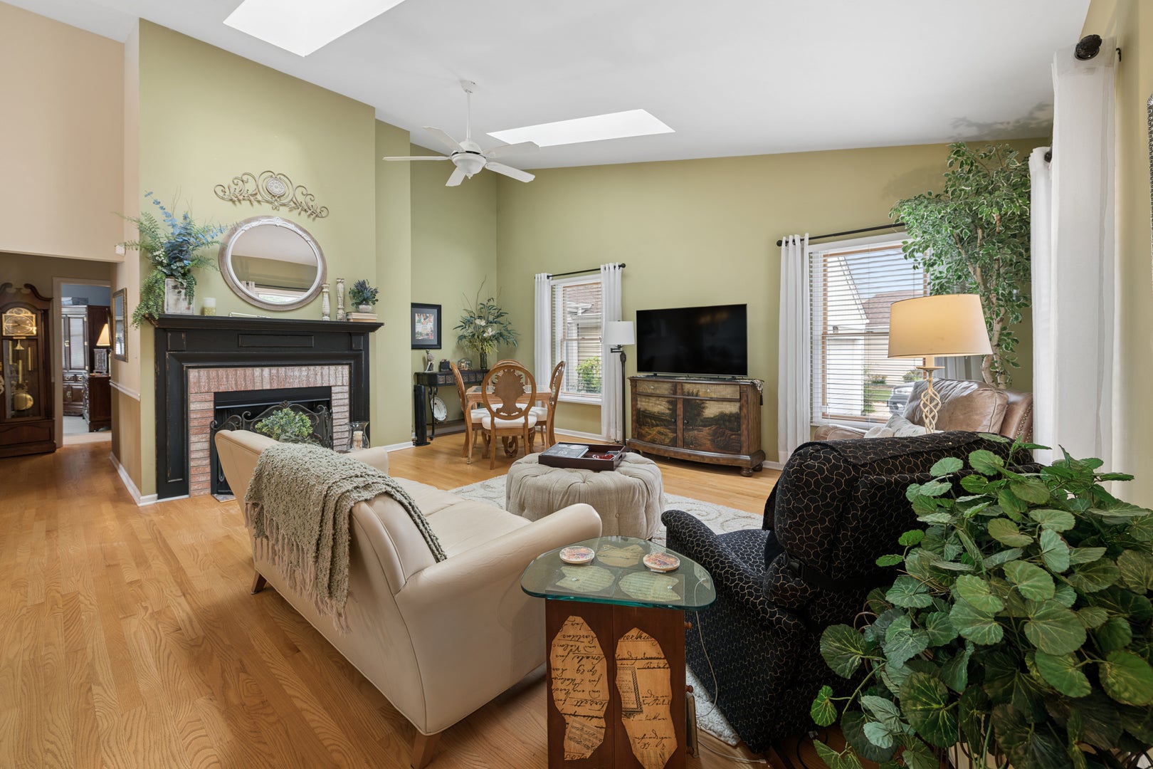 1069 Devonshire Avenue