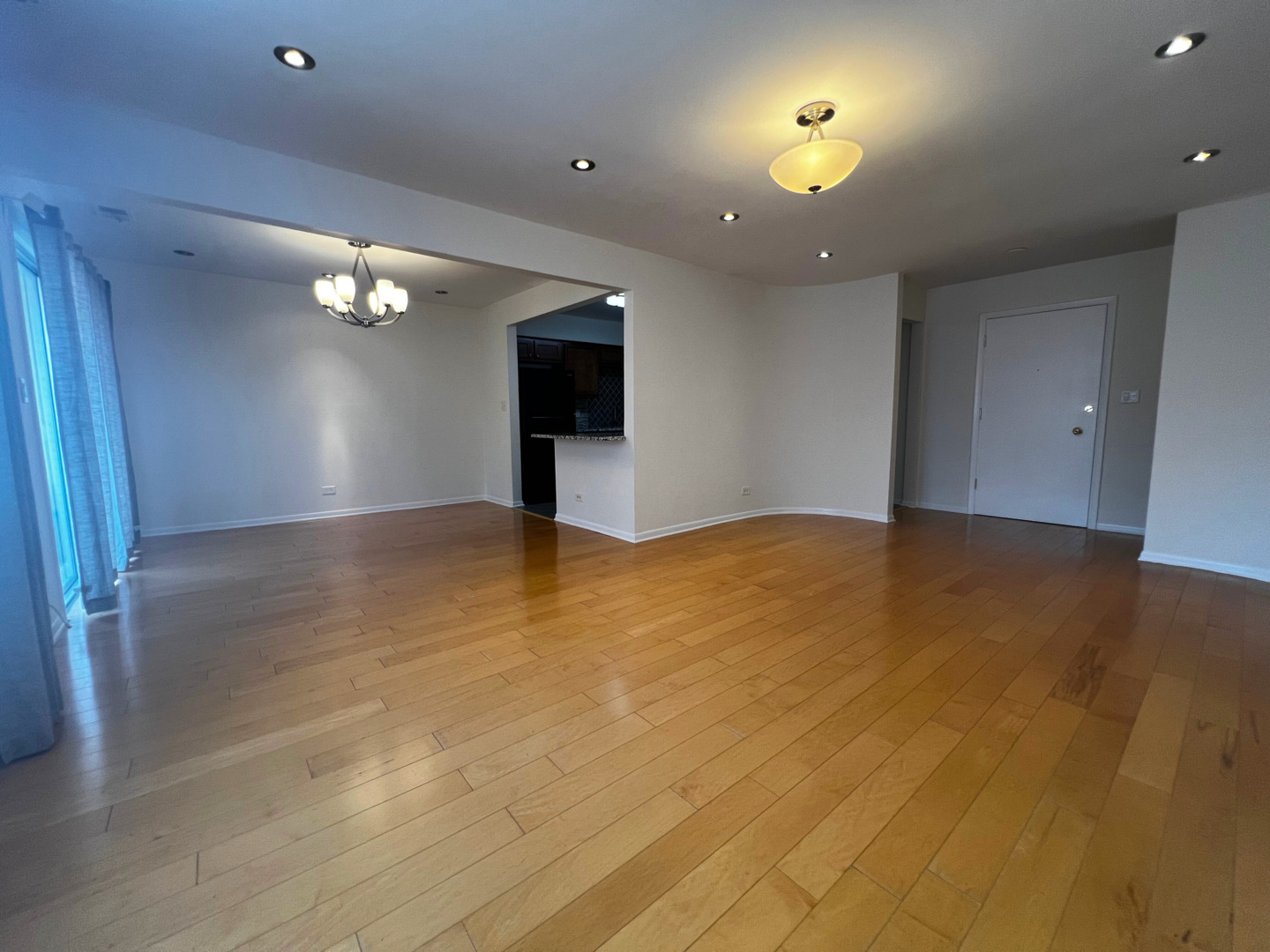 8230 N ELMWOOD Street 405